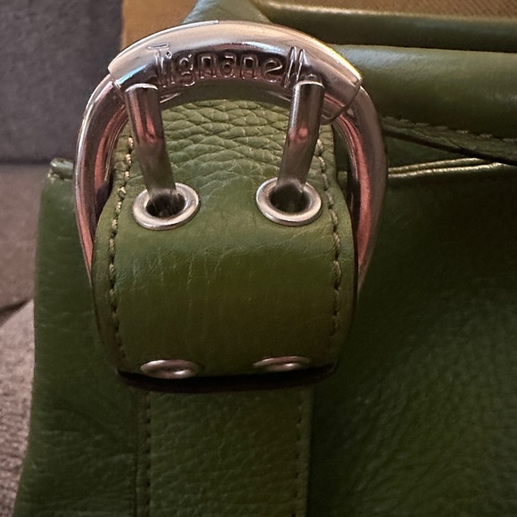 Tignanello Green Shoulder Bag with Smooth Leather Finish - Picture 3 of 9